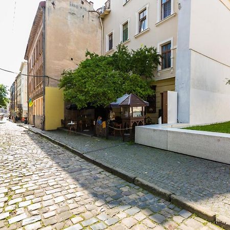 Квартира Подобово На Площі Ринок 39 Сам Центр Львова Exterior foto